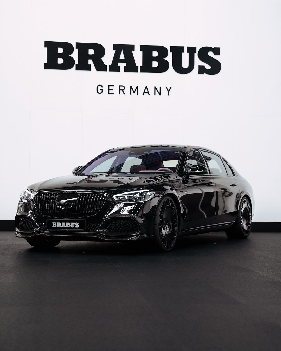 Black Maybach S 680 Gets Purple Brabus Makeover