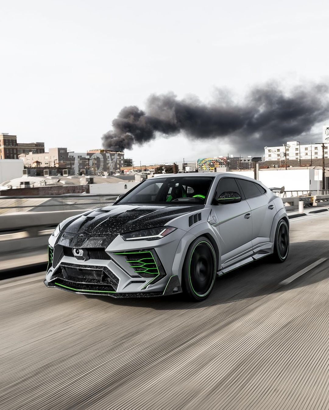 Lamborghini Urus Gets Crazy Makeover by Mansory
