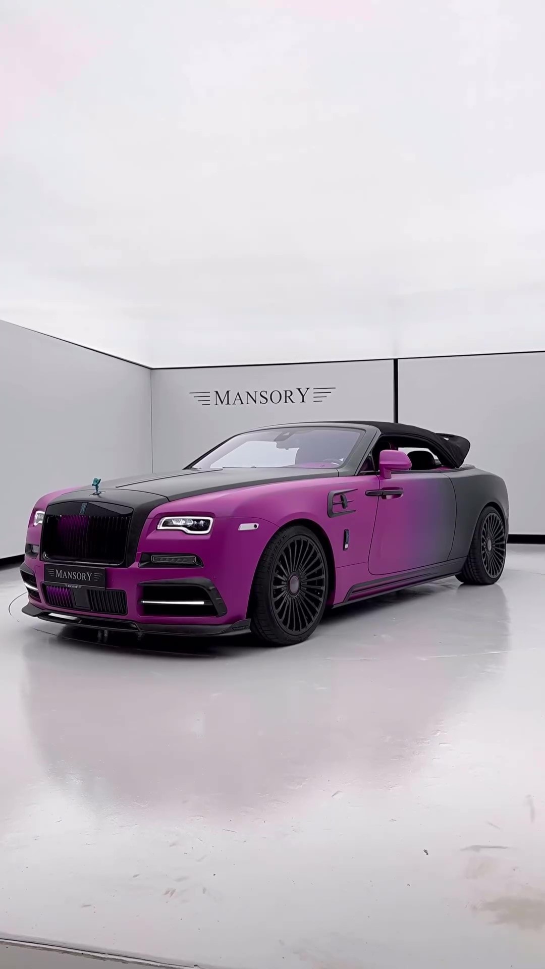 V12-Powered Rolls-Royce Dawn by Mansory
