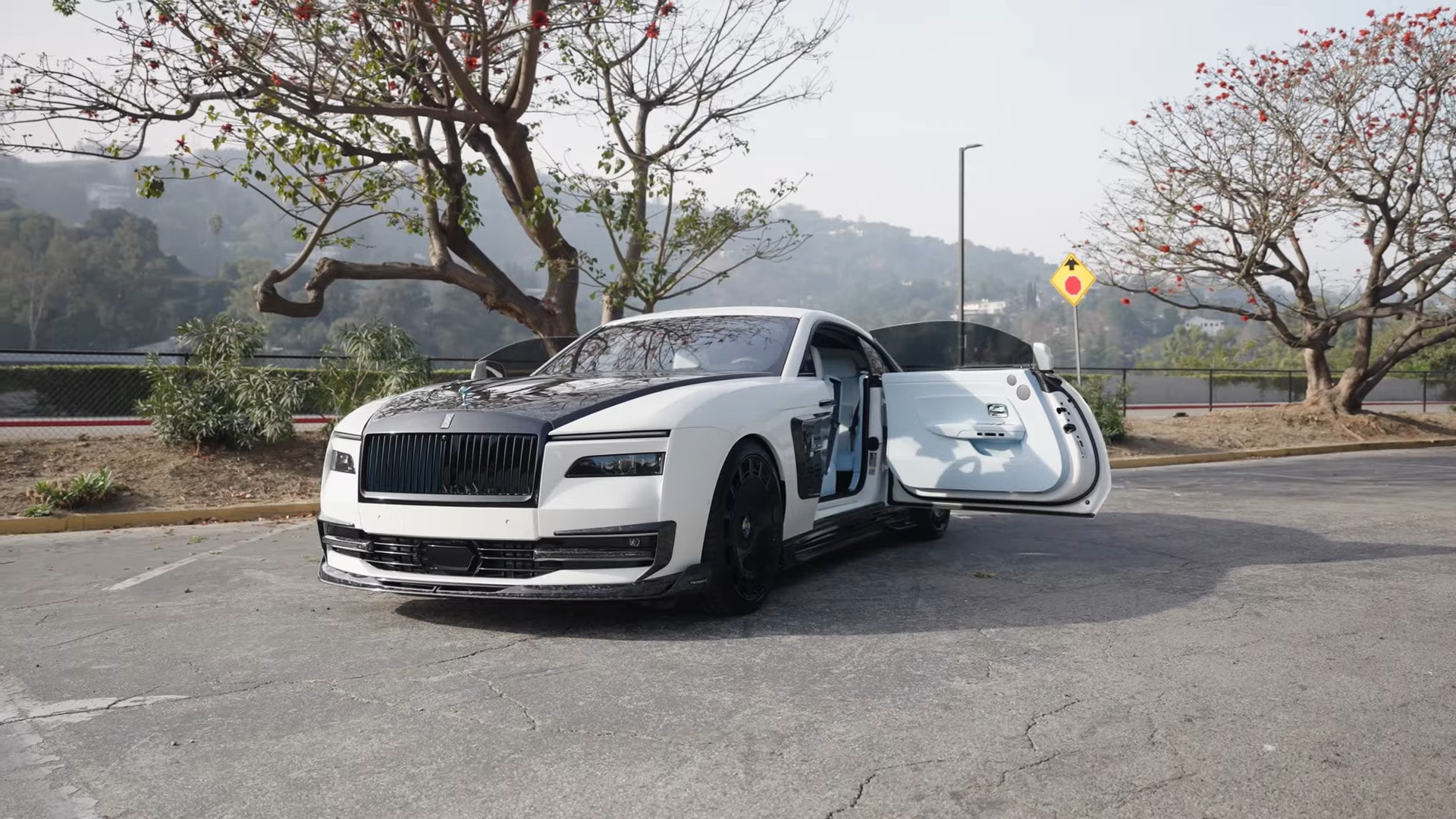 Exclusive Mansory Rolls-Royce Spectre tuning program