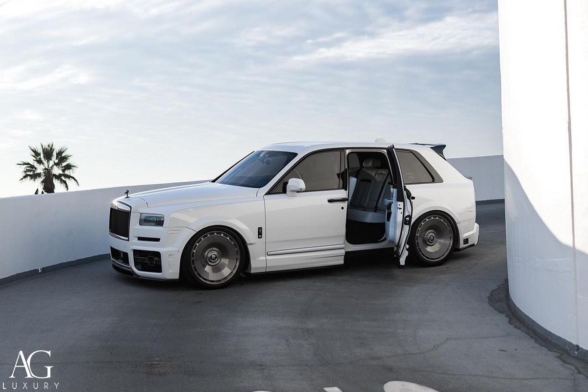 Custom Widebody Rolls-Royce Cullinan with Disc Wheels