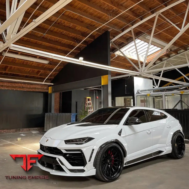 1016 LAMBORGHINI URUS CARBON PARTS + WIDE BODY KIT
