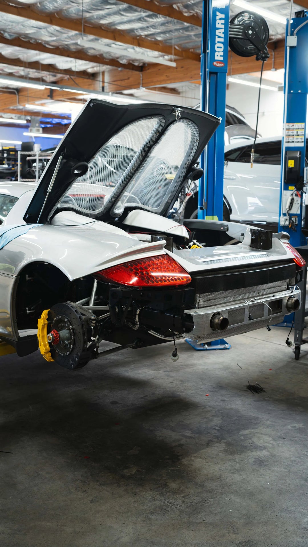 PORSCHE CARRERA GT FORGED WHEELS AND EXHAUST SYSTEM