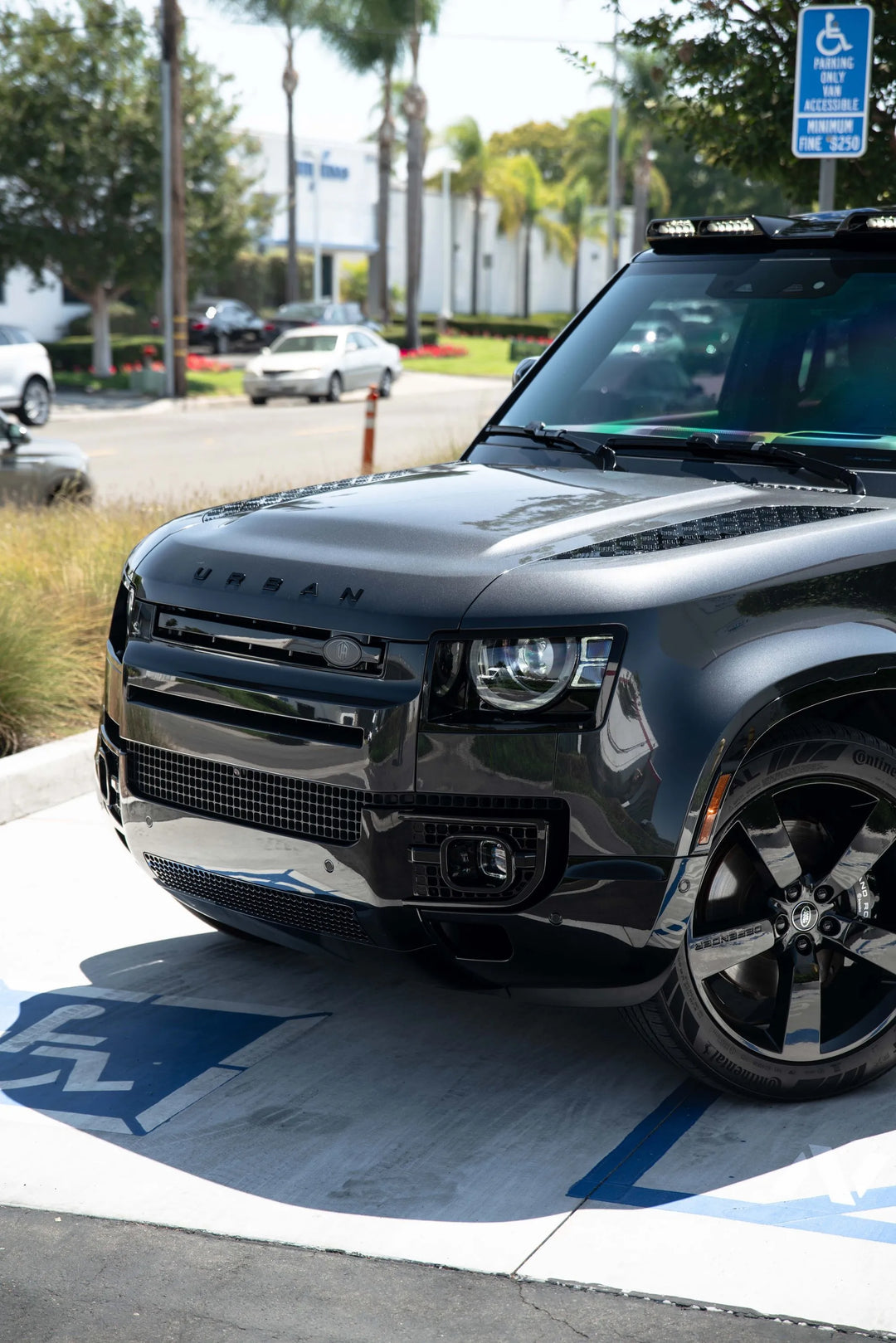 LAND ROVER DEFENDER FORGED WHEELS AND EXHAUST SYSTEM