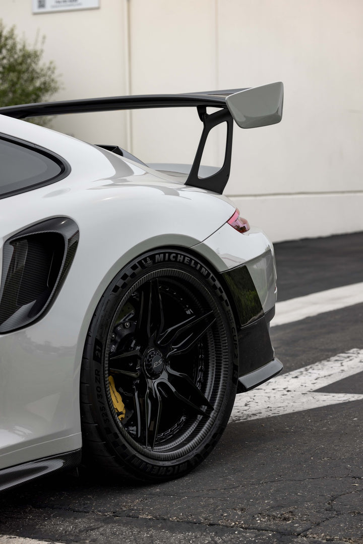 PORSCHE GT2RS FORGED WHEELS AND EXHAUST SYSTEM