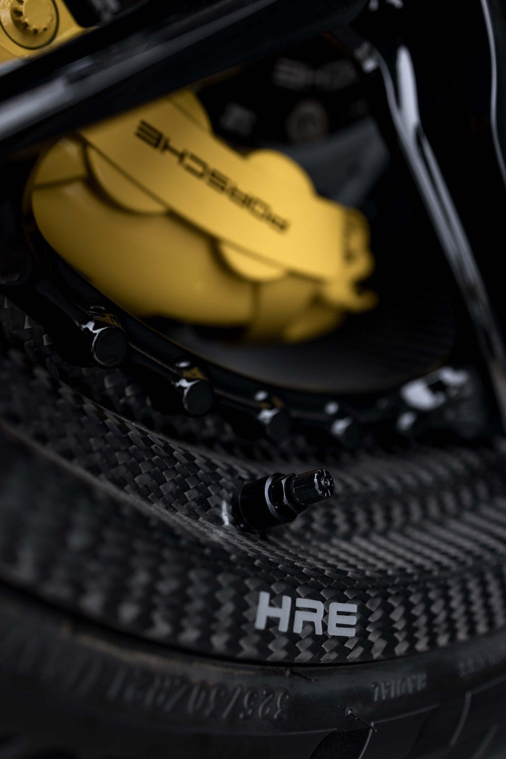 PORSCHE GT2RS FORGED WHEELS AND EXHAUST SYSTEM