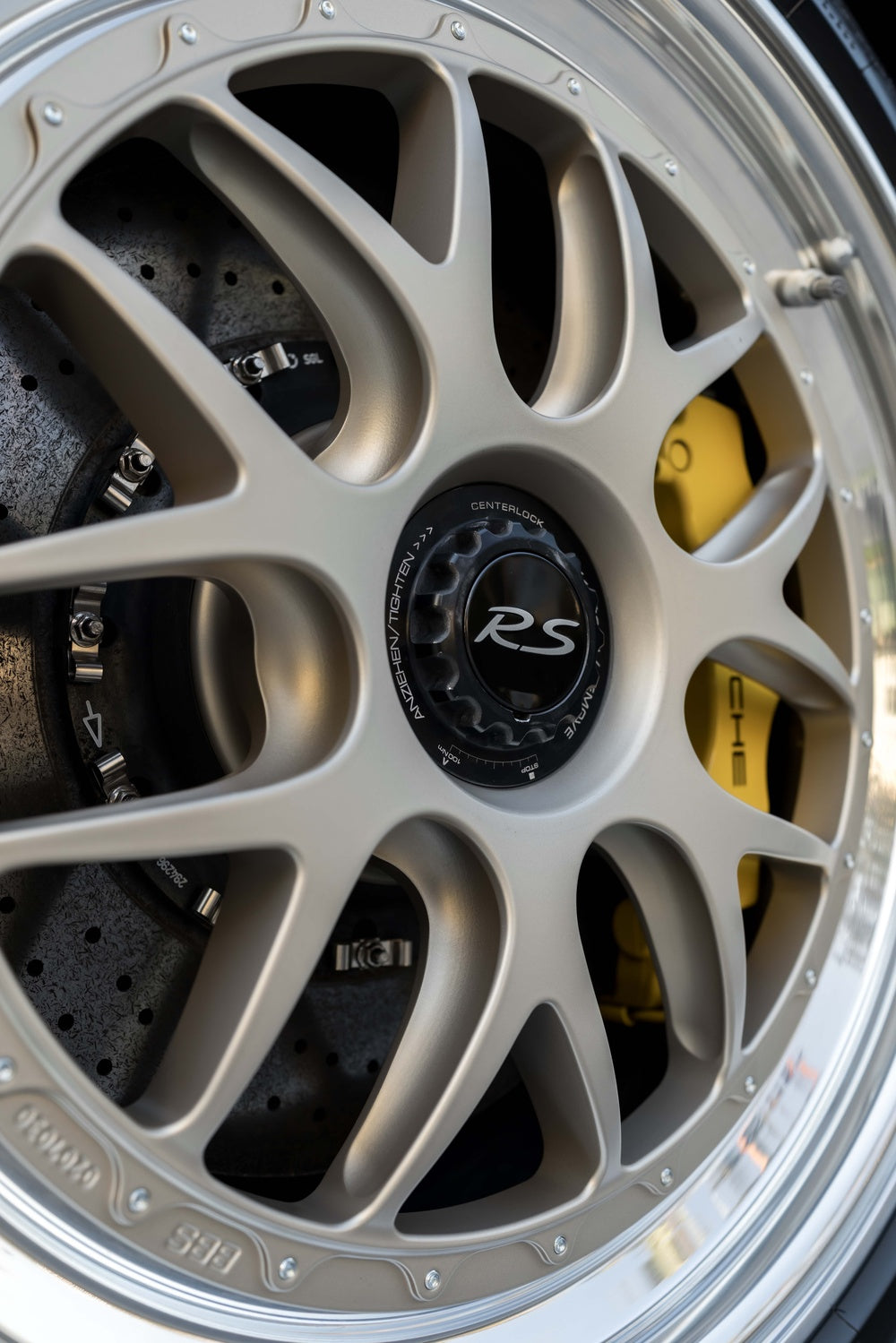 PORSCHE GT3RS FORGED WHEELS AND EXHAUST SYSTEM