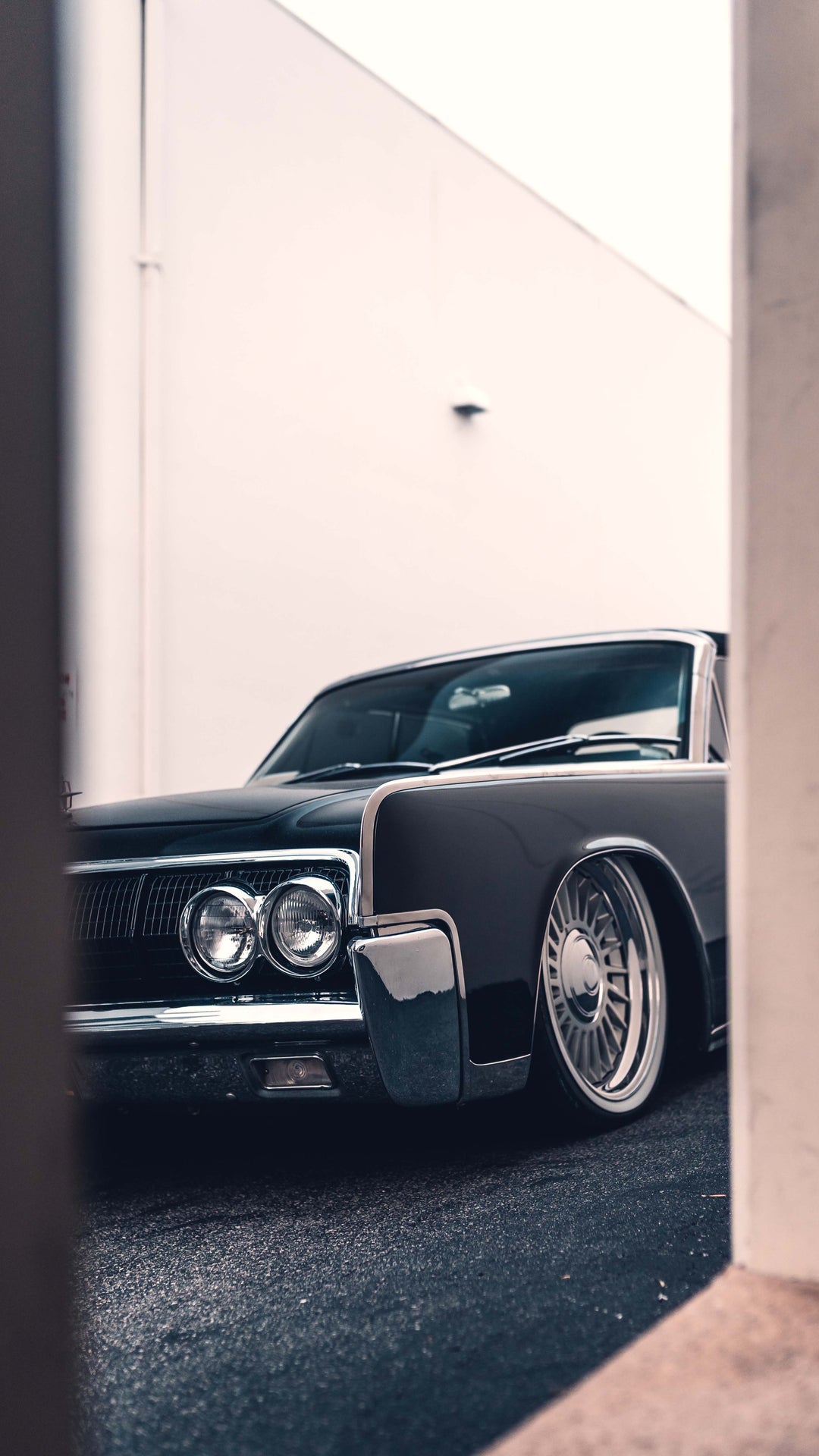 LINCOLN CONTINENTAL FORGED WHEELS AND EXHAUST SYSTEM