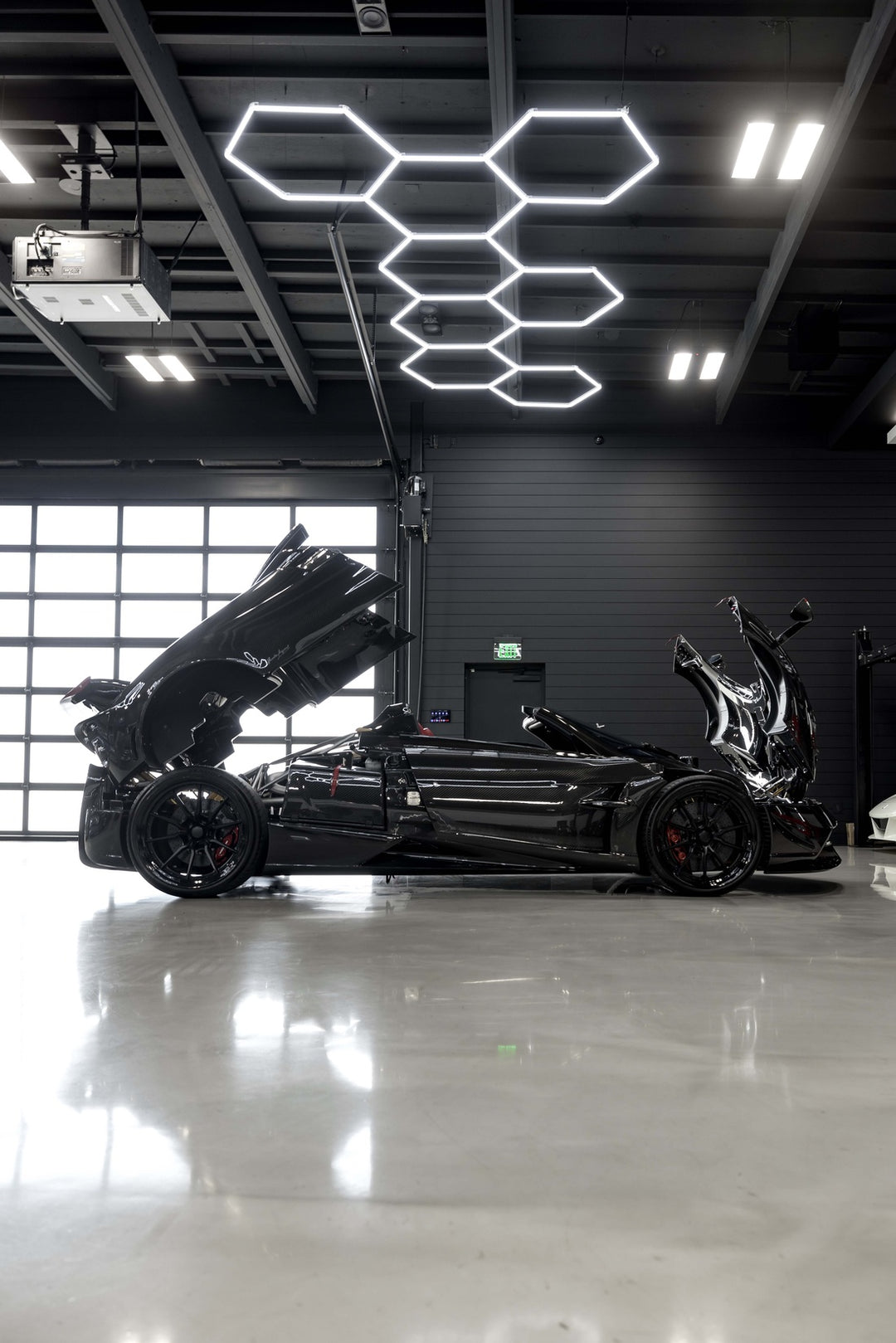 PAGANI HUAYRA R FORGED WHEELS AND EXHAUST SYSTEM