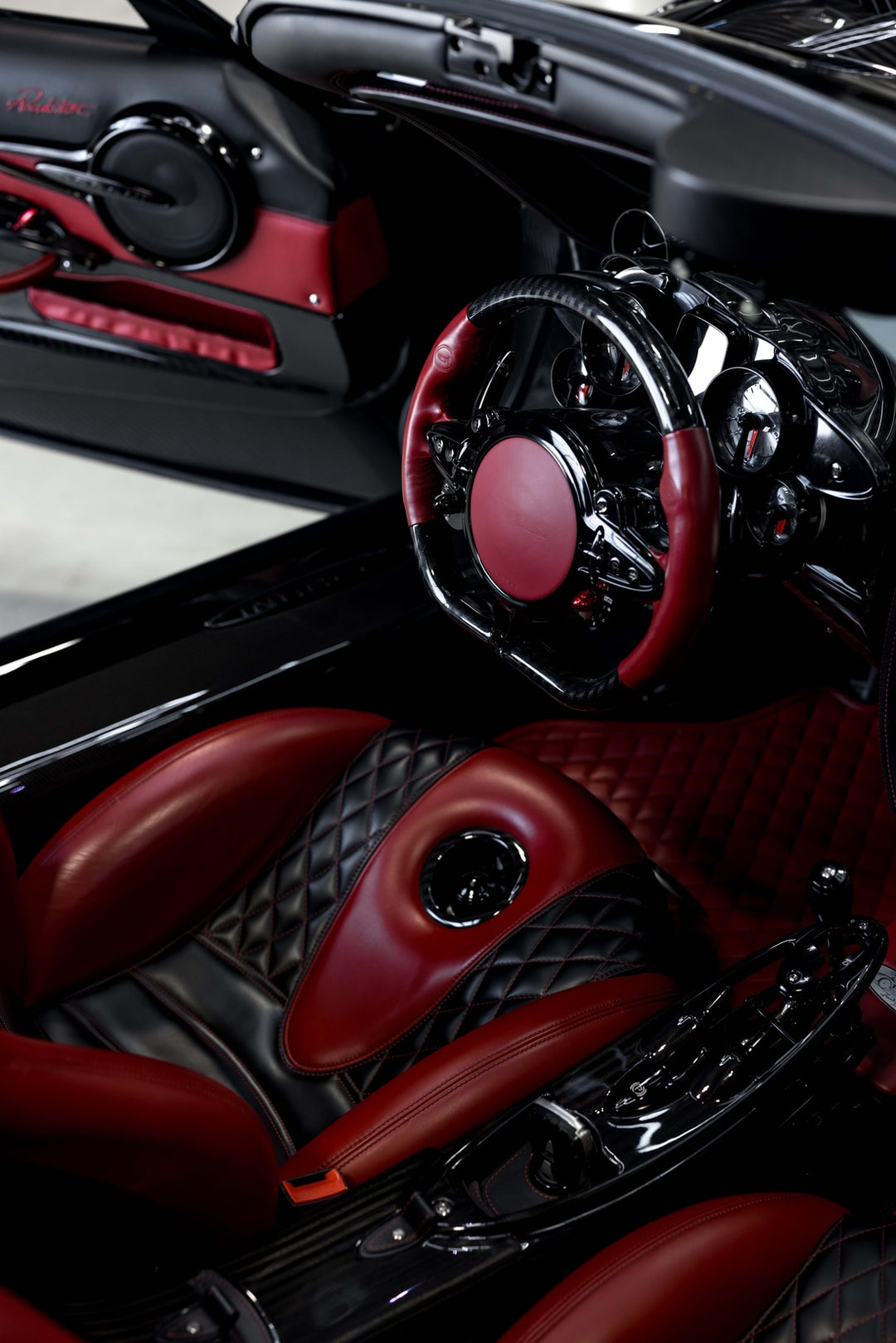 PAGANI HUAYRA R FORGED WHEELS AND EXHAUST SYSTEM
