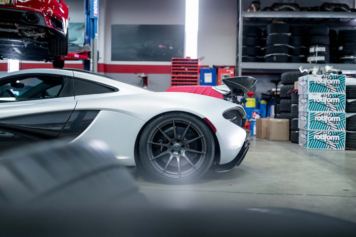 MCLAREN P1 FORGED WHEELS AND EXHAUST SYSTEM
