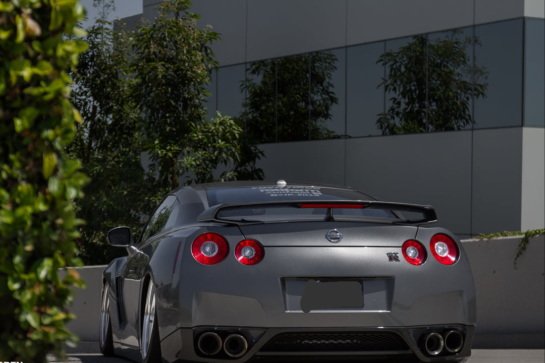 NISSAN GTR FORGED WHEELS AND EXHAUST SYSTEM