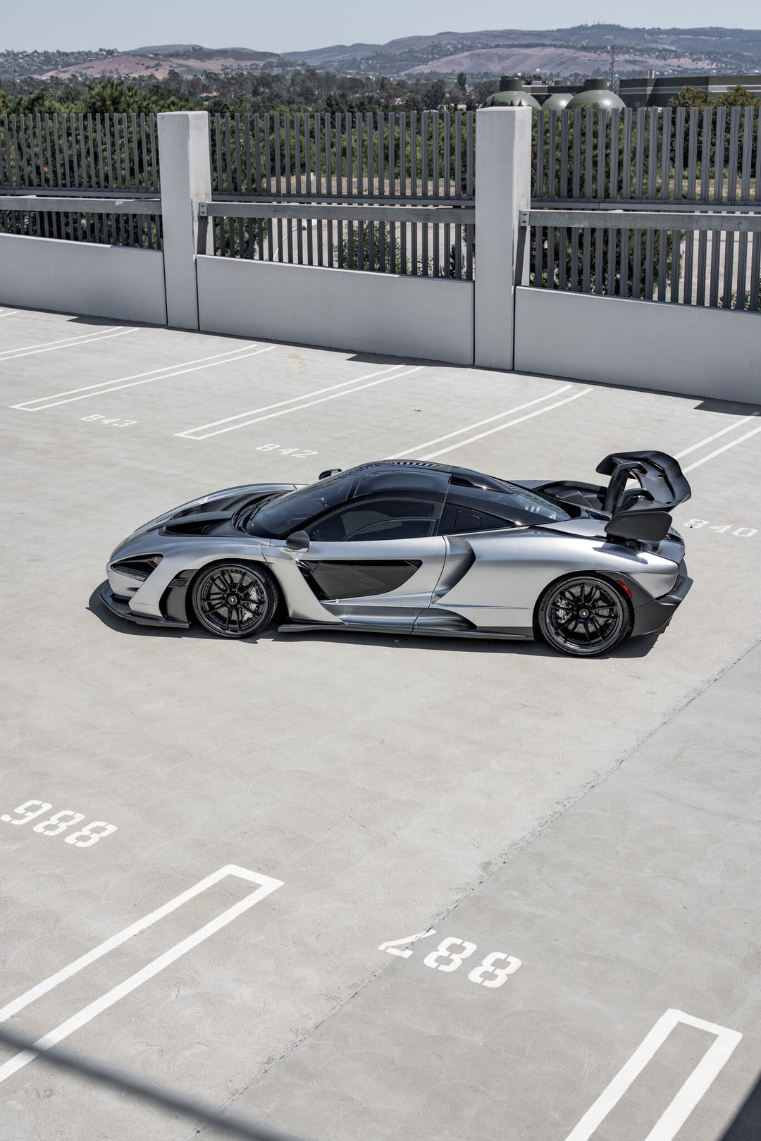 MCLAREN SENNA FORGED WHEELS AND EXHAUST SYSTEM