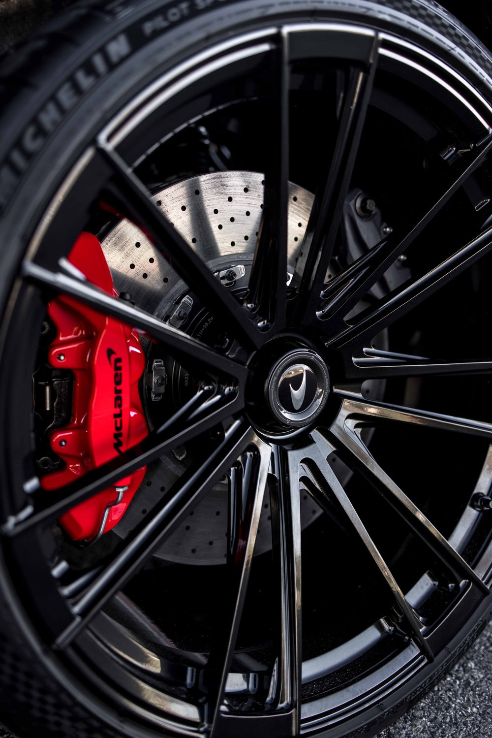 MCLAREN SENNA FORGED WHEELS AND EXHAUST SYSTEM
