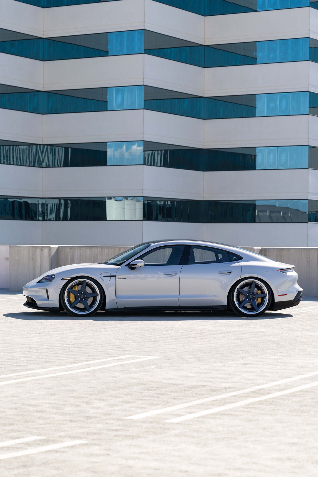 PORSCHE TAYCAN GTS FORGED WHEELS AND EXHAUST SYSTEM