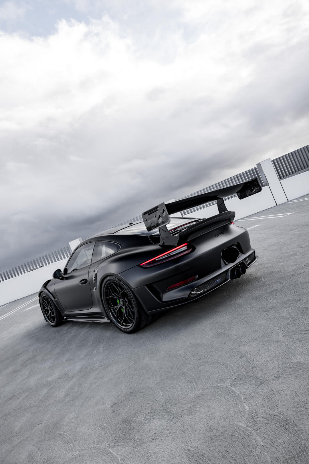 PORSCHE GT3RS FORGED WHEELS AND EXHAUST SYSTEM