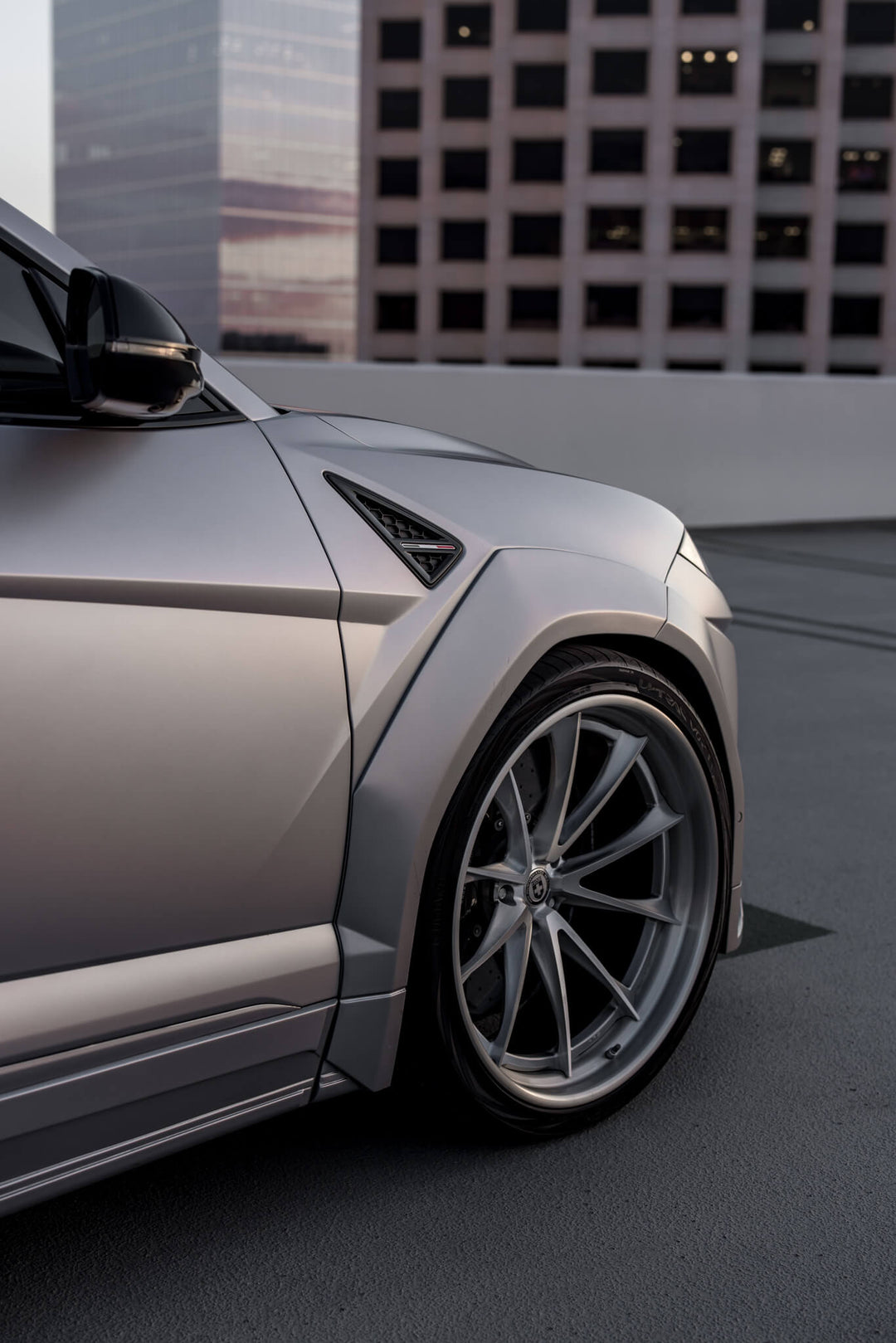 LAMBORGHINI URUS FORGED WHEELS AND EXHAUST SYSTEM