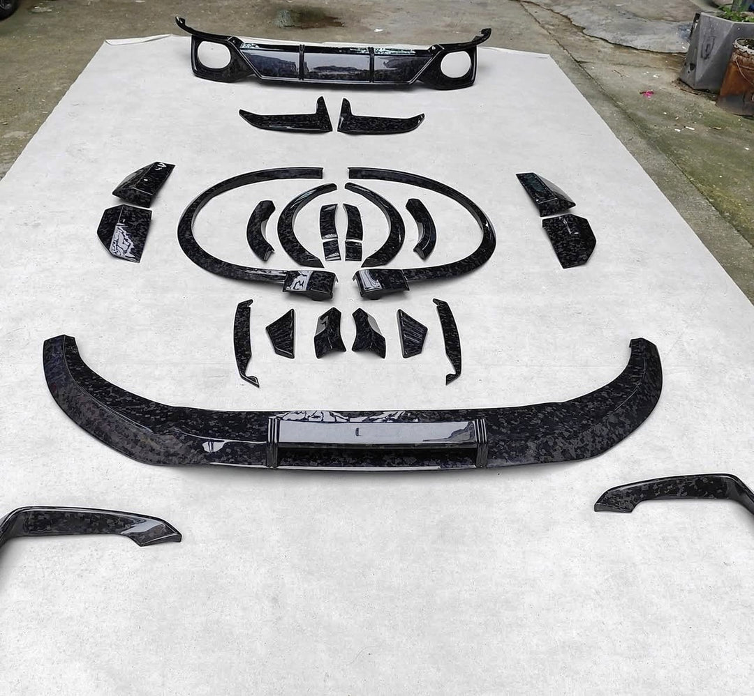 AUDI RSQ8 CARBON BODY KIT