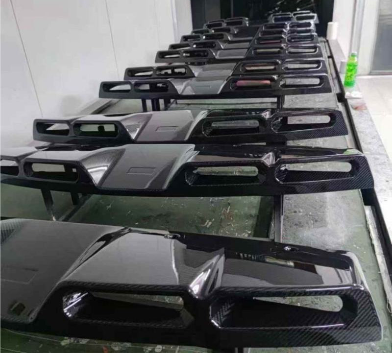 LAND ROVER DEFENDER DRY CARBON ROOF LED BAR 2020+