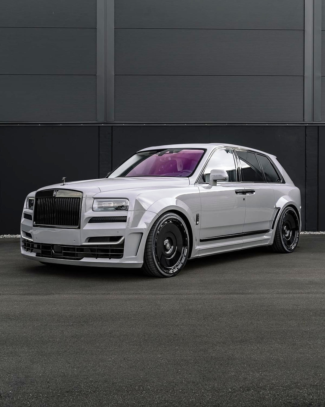 ROLLS-ROYCE CULLINAN WIDEBODY KIT WITH 24' WHEELS