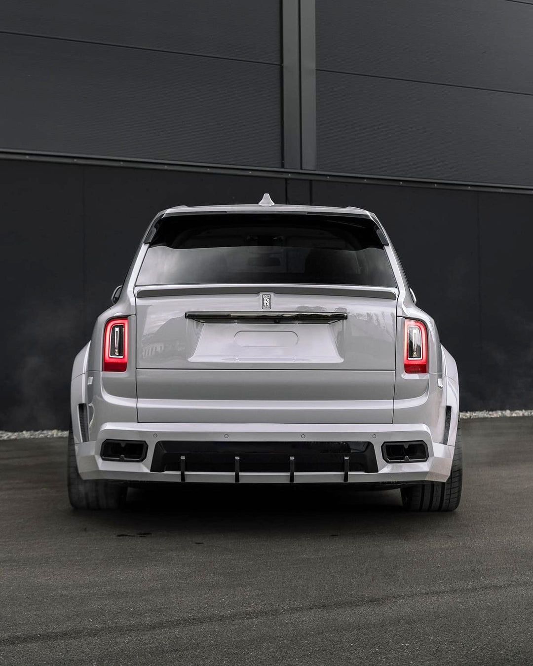 ROLLS-ROYCE CULLINAN WIDEBODY KIT WITH 24' WHEELS