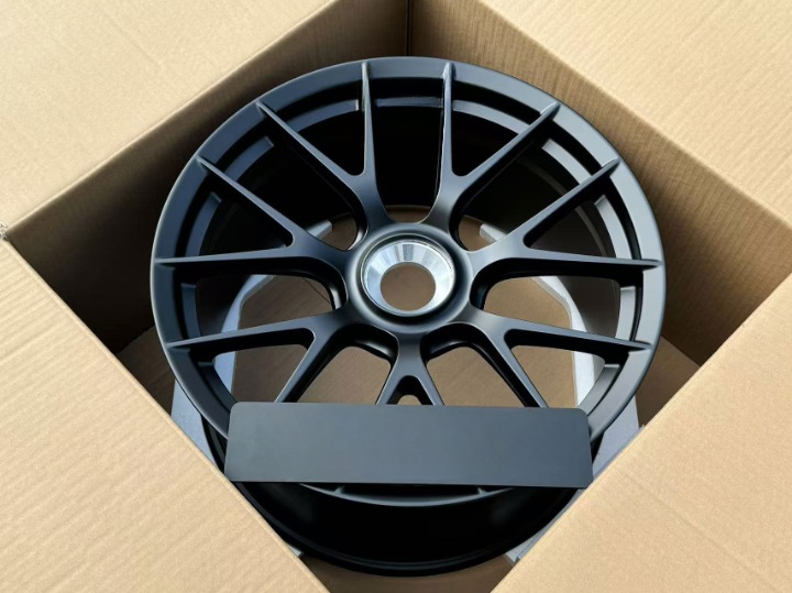 PORSCHE 718 GT4RS 20 INCH CENTERLOCK FORGED WHEELS