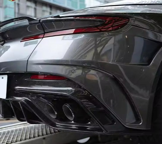 ASTON MARTIN DB11 CARBON FIBER PARTS