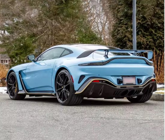 ASTON MARTIN VANTAGE V12 CARBON FIBER PARTS