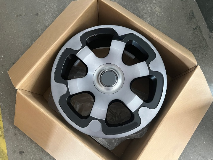 TESLA CYBERTRUCK 24 INCH FORGED WHEELS