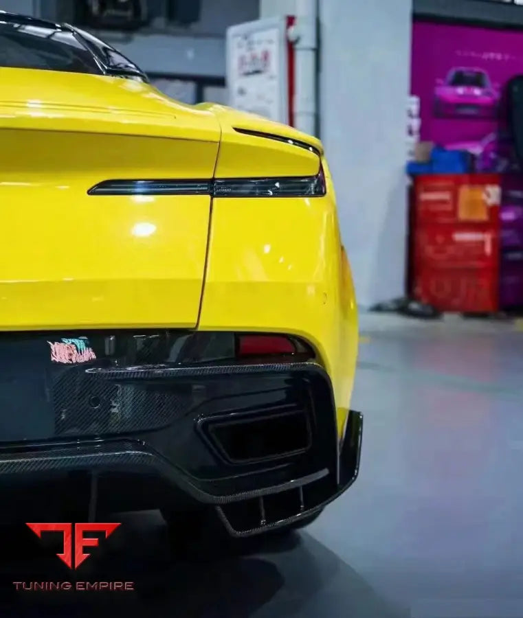 ASTON MARTIN DB11 CARBON FIBER PARTS