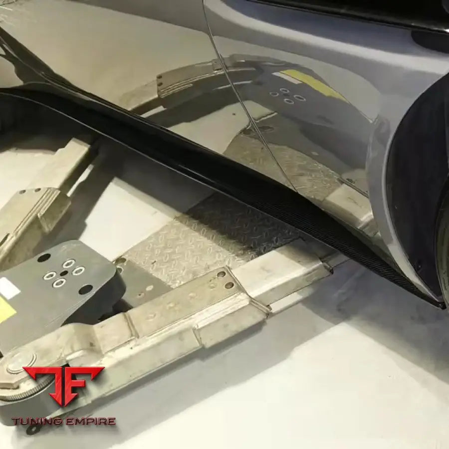 ASTON MARTIN DB11 DRY CARBON FIBER BODY KIT