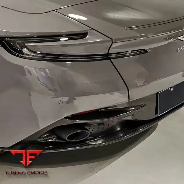 ASTON MARTIN DB11 DRY CARBON FIBER BODY KIT