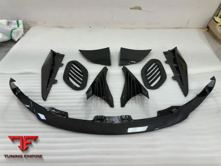 ASTON MARTIN DBS 770 CARBON KIT
