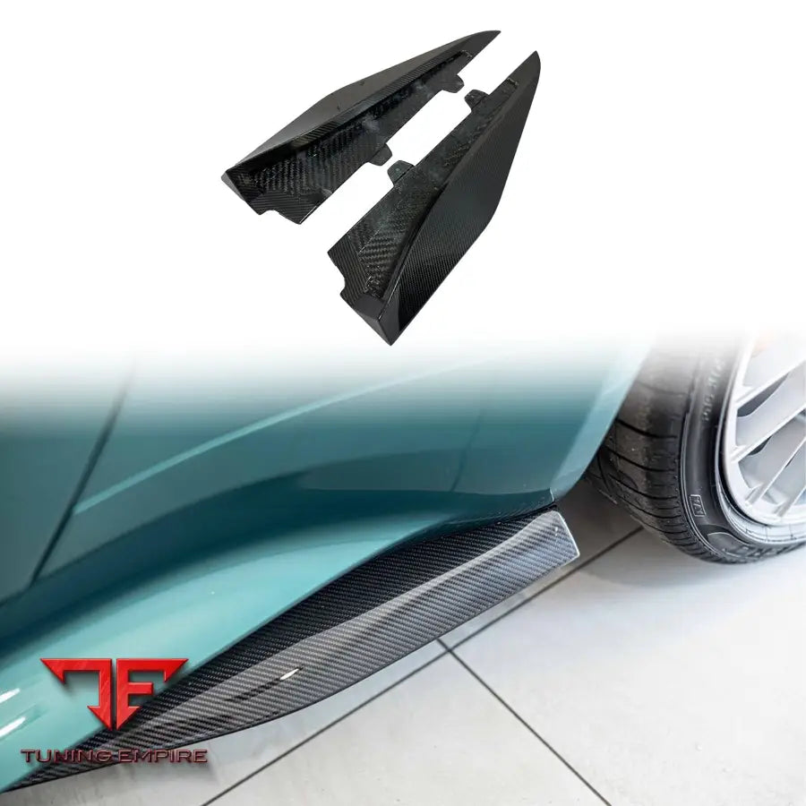 ASTON MARTIN DBS 770 CARBON KIT