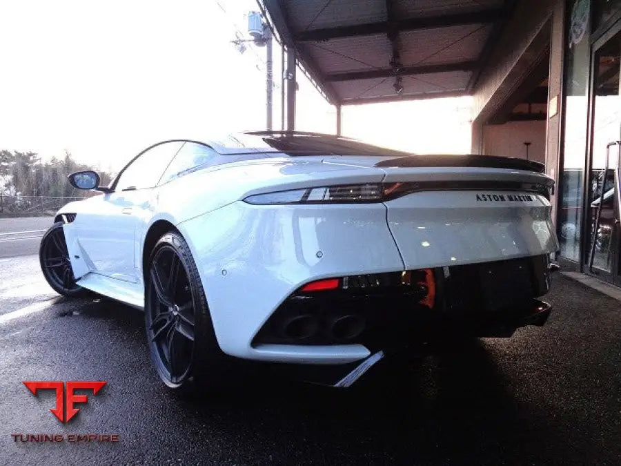 ASTON MARTIN DBS SUPERLEGGERA