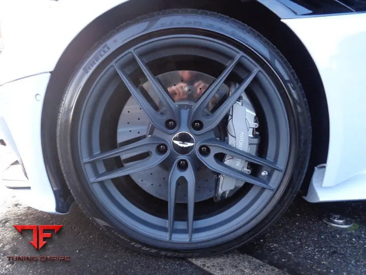 ASTON MARTIN DBS SUPERLEGGERA