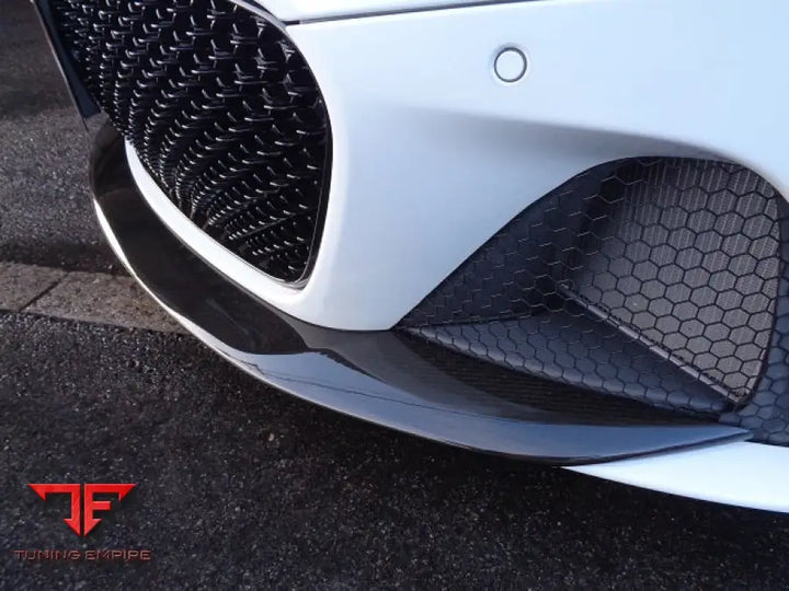 ASTON MARTIN DBS SUPERLEGGERA