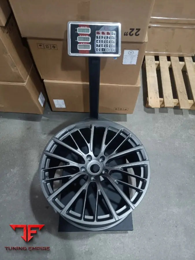 ASTON MARTIN DBX WHEELS