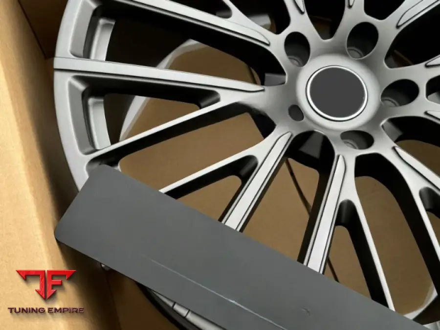 ASTON MARTIN DBX WHEELS