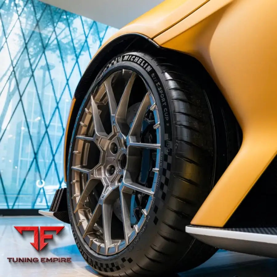 ASTON MARTIN VALIANT WHEELS