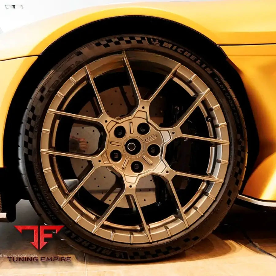 ASTON MARTIN VALIANT WHEELS