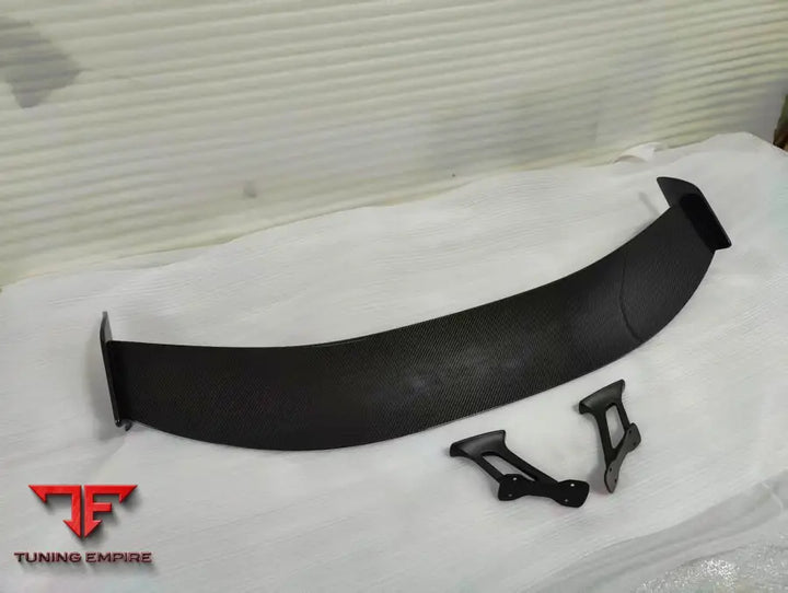 ASTON MARTIN VANTAGE CARBON REAR WING