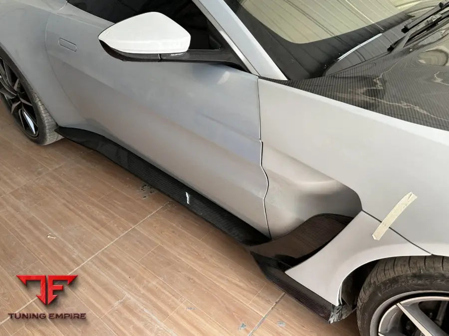 ASTON MARTIN VANTAGE DRY CARBON BODY KIT