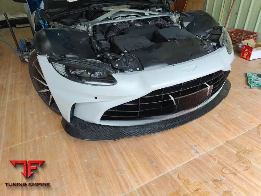 Aston Martin Vantage 2018 + Dry Carbon Body Kit