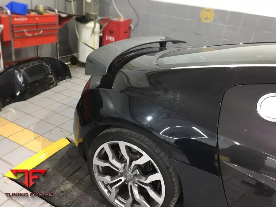 AUDI R8 AERODYNAMIC PARTS