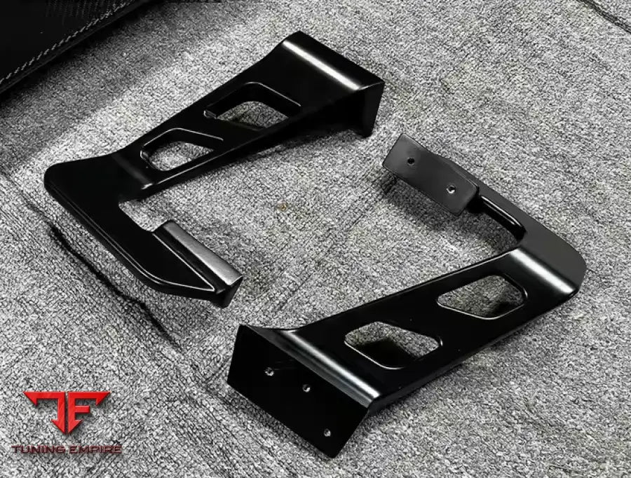 AUDI R8 CARBON BODY KIT PARTS