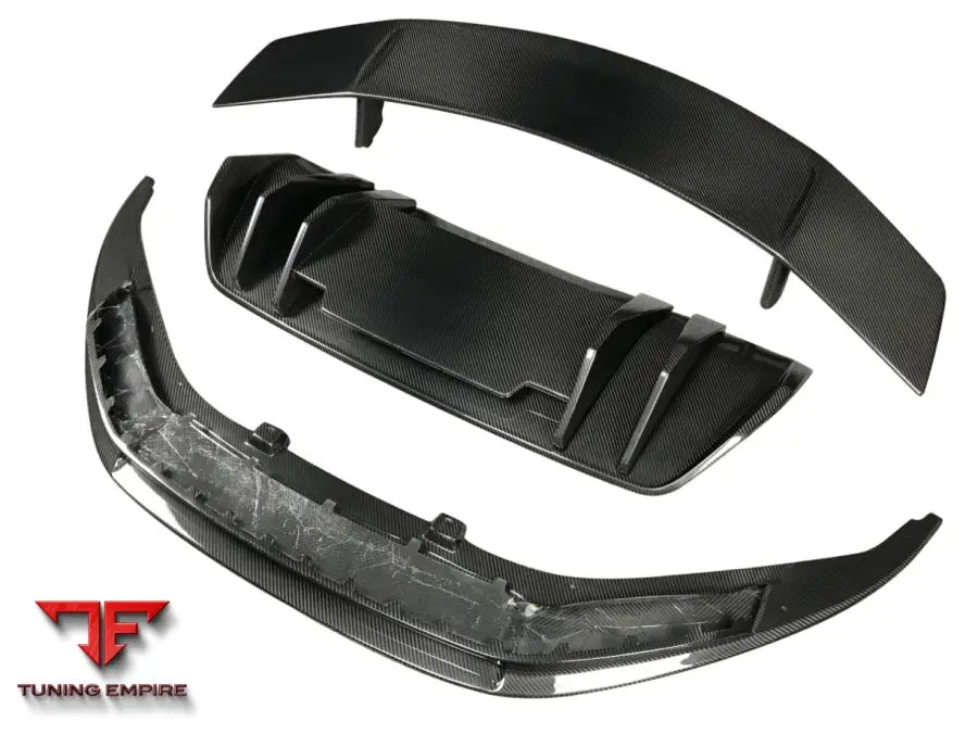 TOYOTA R8 CARBON BODY KITS PARTS