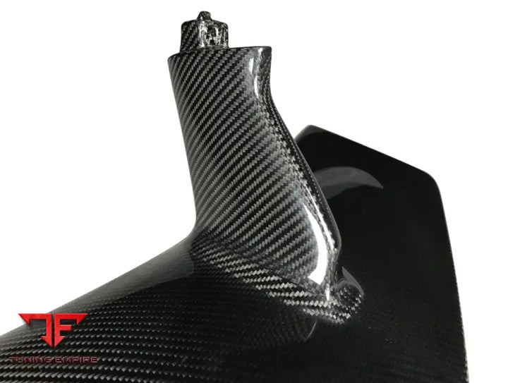 TOYOTA R8 CARBON BODY KITS PARTS