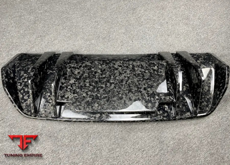 TOYOTA R8 CARBON BODY KITS PARTS