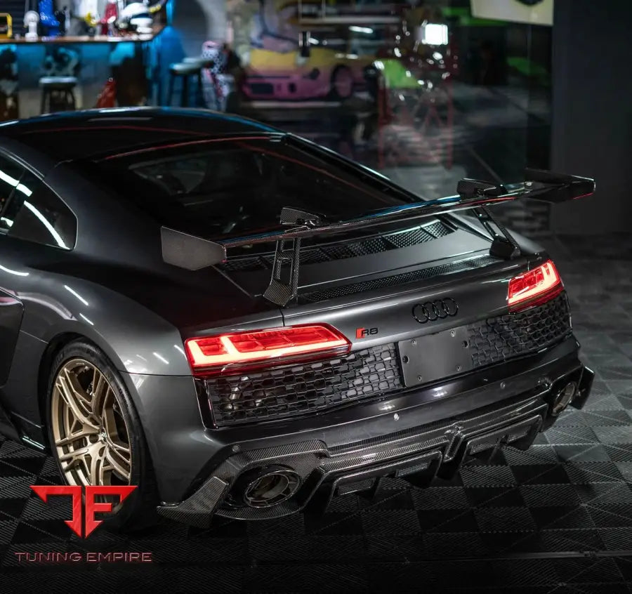 AUDI R8 CARBON FIBER AERODYNAMIC KIT